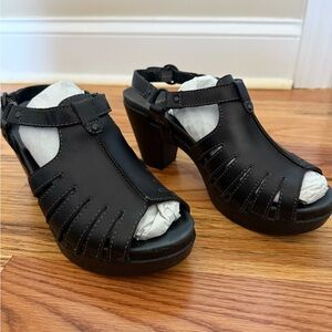 Dansko Randa Black Leather Sandals Peep Toe Chunky Heels Size 39 — Hard to Find